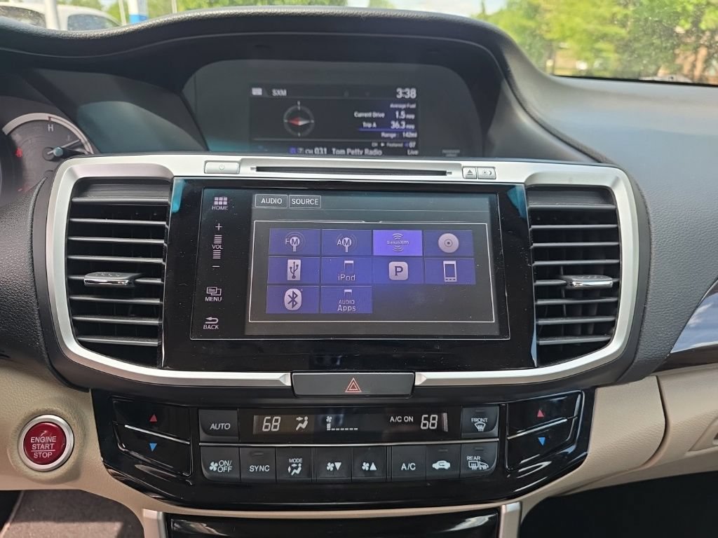 Used 2017 Honda Accord EX-L image 16