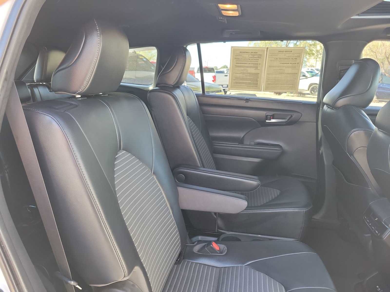 Used 2021 Toyota Highlander XSE image 13