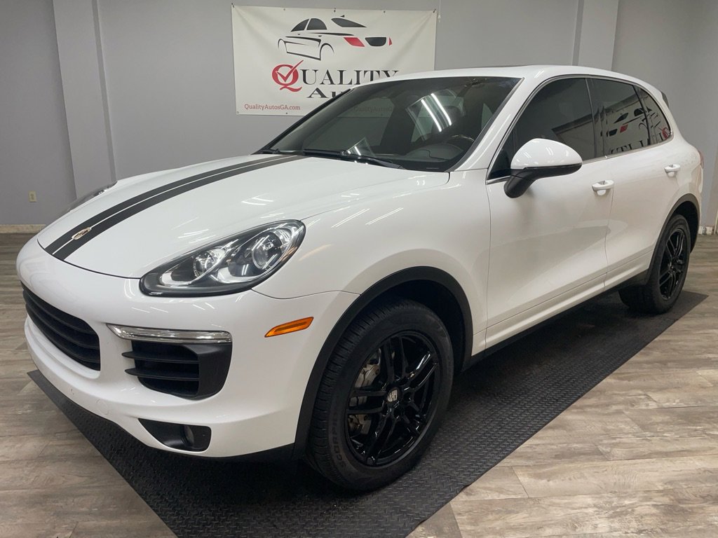 Used 2015 Porsche Cayenne S image 1