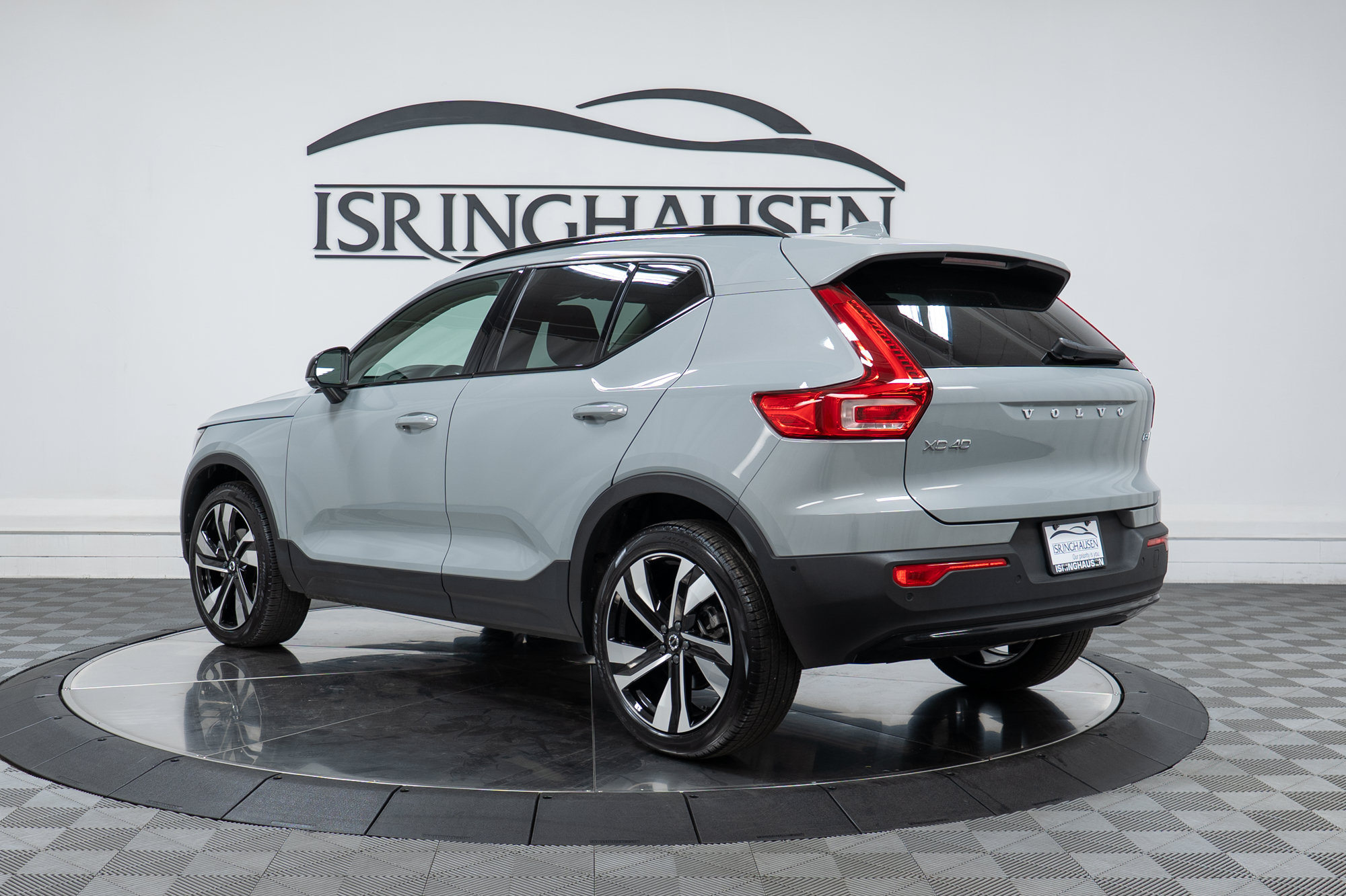 Certified 2025 Volvo XC40 B5 Plus AWD/4WD image 7