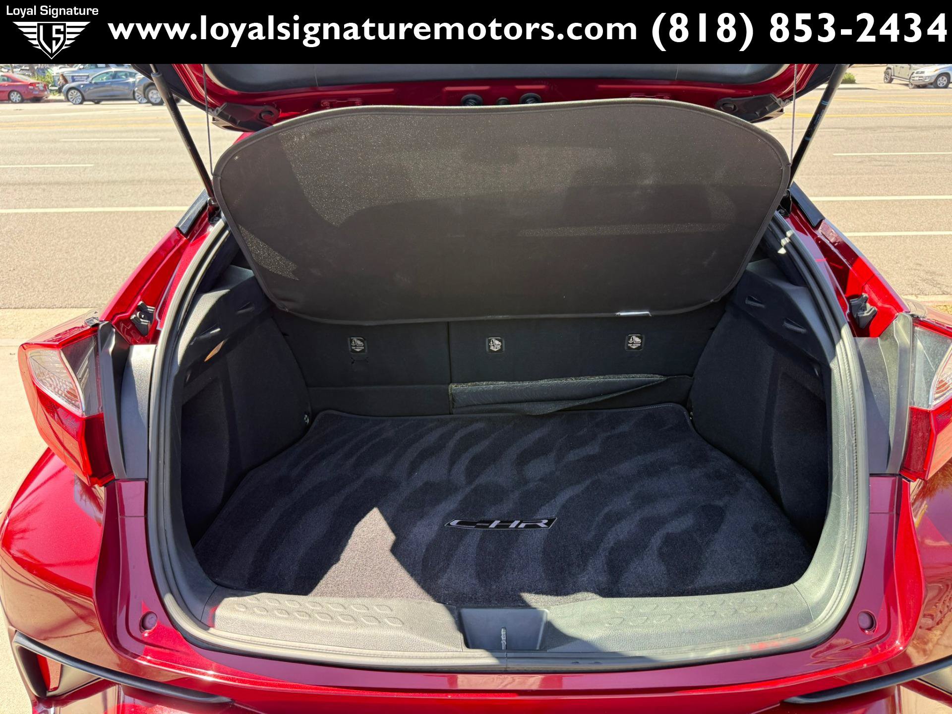 Used 2018 Toyota C-HR XLE FWD image 9