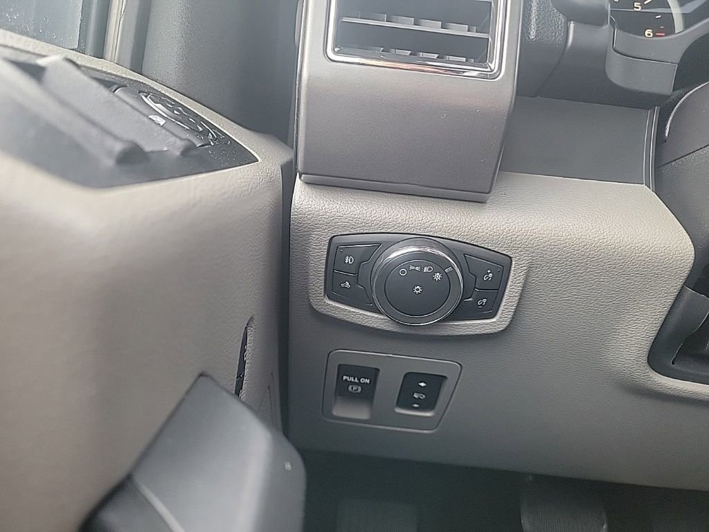 Used 2017 Ford F150 XLT w/ Equipment Group 302A Luxury image 40