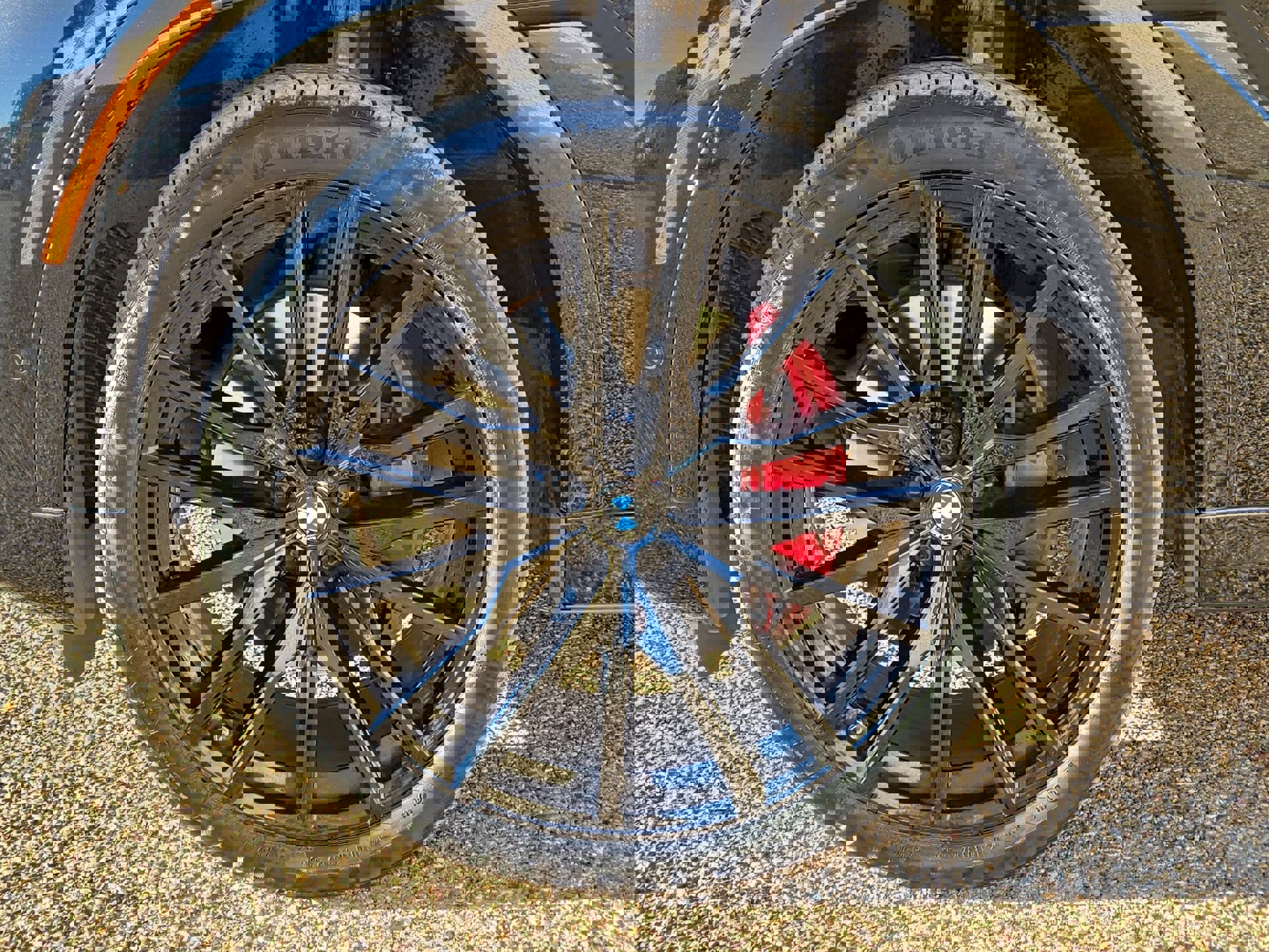 Used 2022 BMW X6 xDrive40i w/ M Sport Package image 11