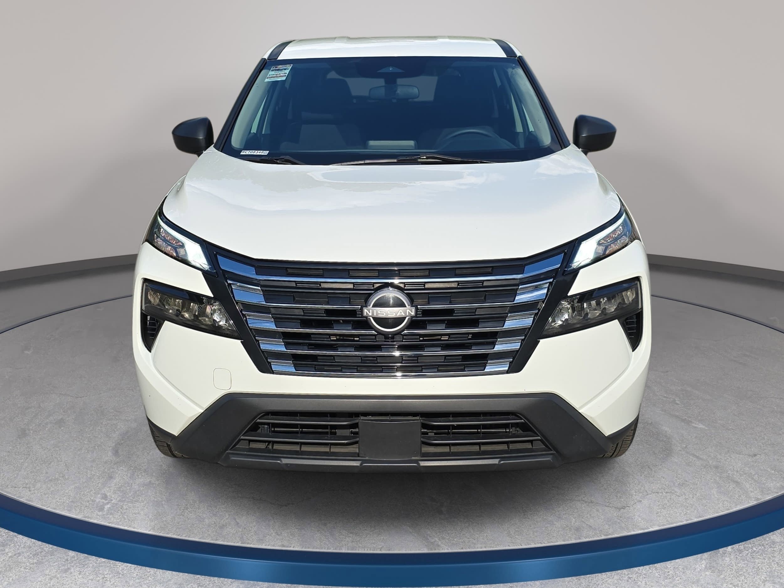 Used 2024 Nissan Rogue S FWD image 2