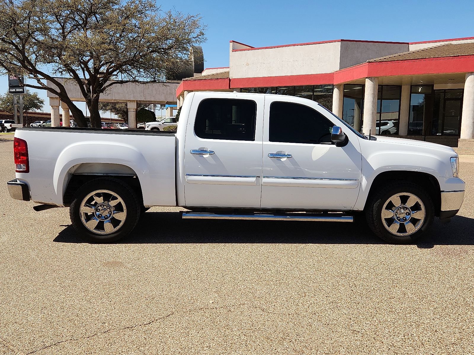 Used 2011 GMC Sierra 1500 SLE w/ Regional Value Package image 5