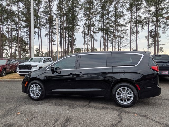 New 2026 Chrysler Pacifica Select image 5