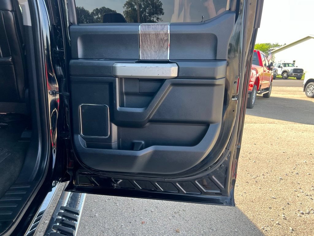 Used 2017 Ford F250 Lariat w/ Lariat Ultimate Package AWD/4WD image 20