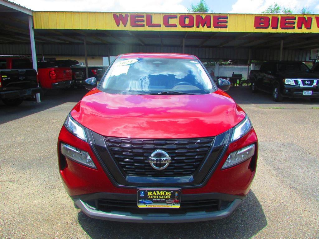 Used 2021 Nissan Rogue SV image 3