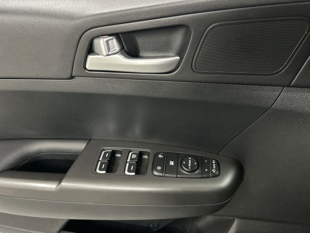 Used 2022 Kia Sportage LX w/ LX AWD Value Edition Package image 11