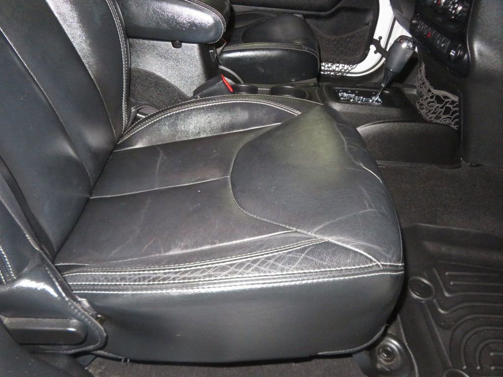 Used 2014 Jeep Wrangler Unlimited Sahara AWD/4WD image 33