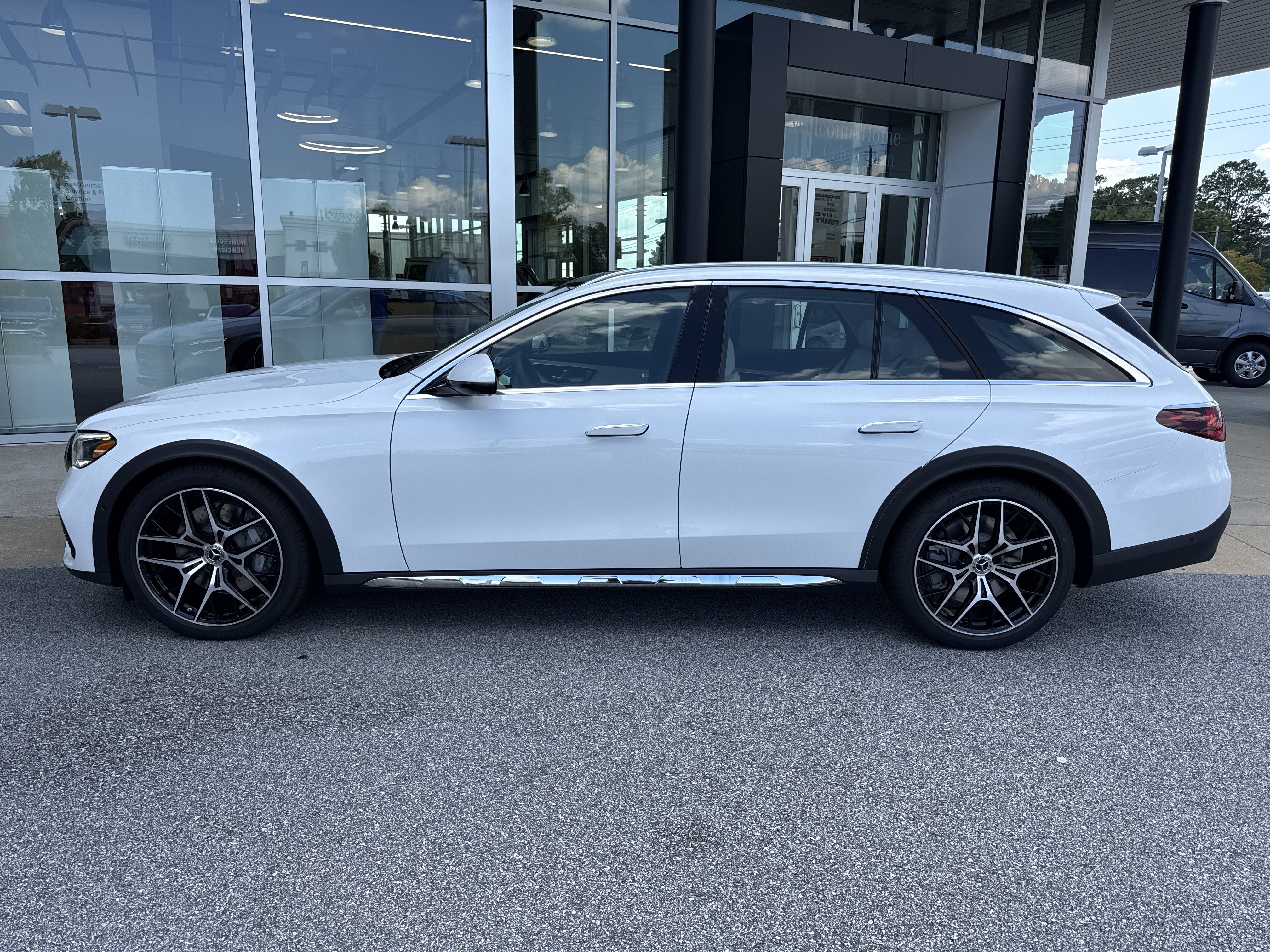 New 2027 Mercedes-Benz E 450 4MATIC All-Terrain Wagon image 7