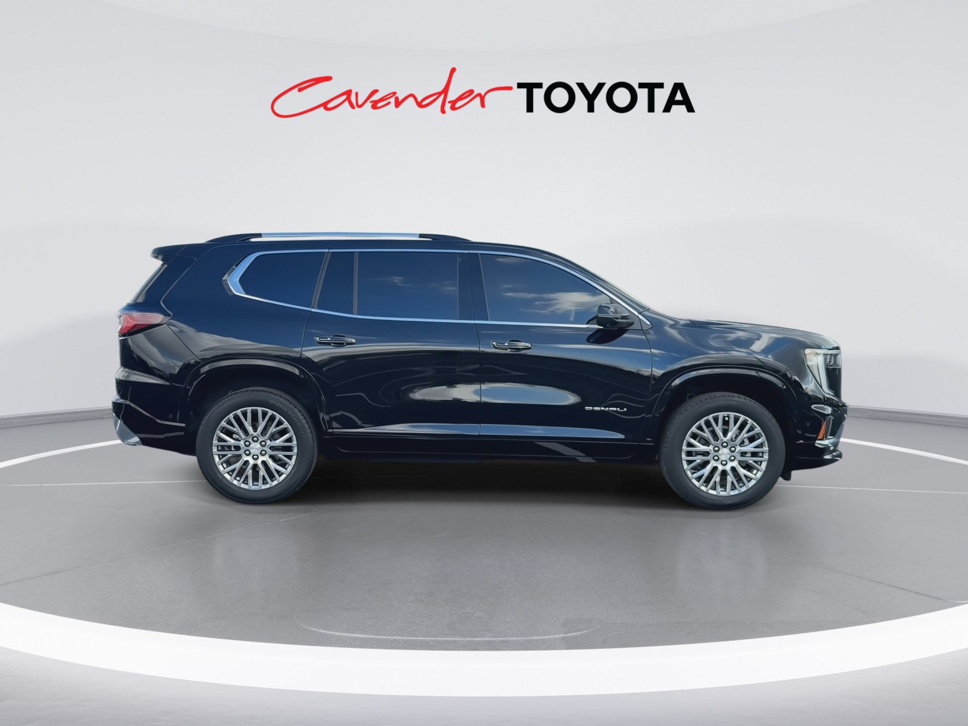 Used 2025 GMC Acadia Denali w/ Super Cruise Package FWD image 9