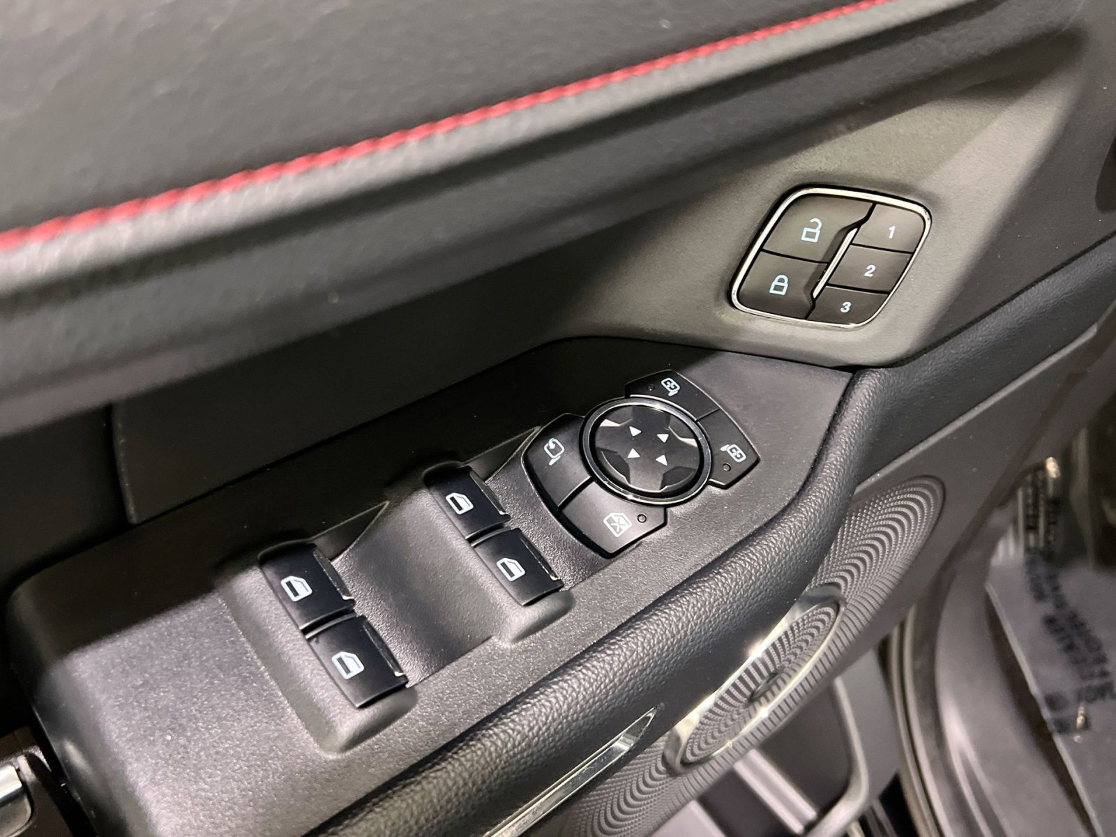 Used 2023 Ford Expedition Limited image 34