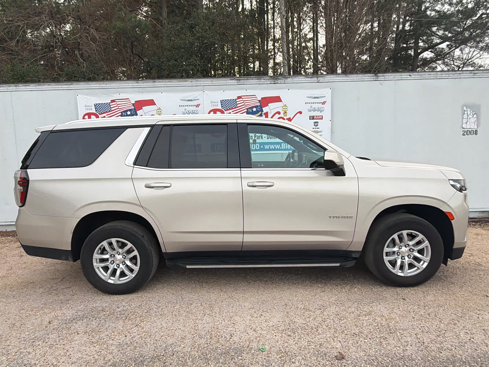 Used 2024 Chevrolet Tahoe LT AWD/4WD image 2