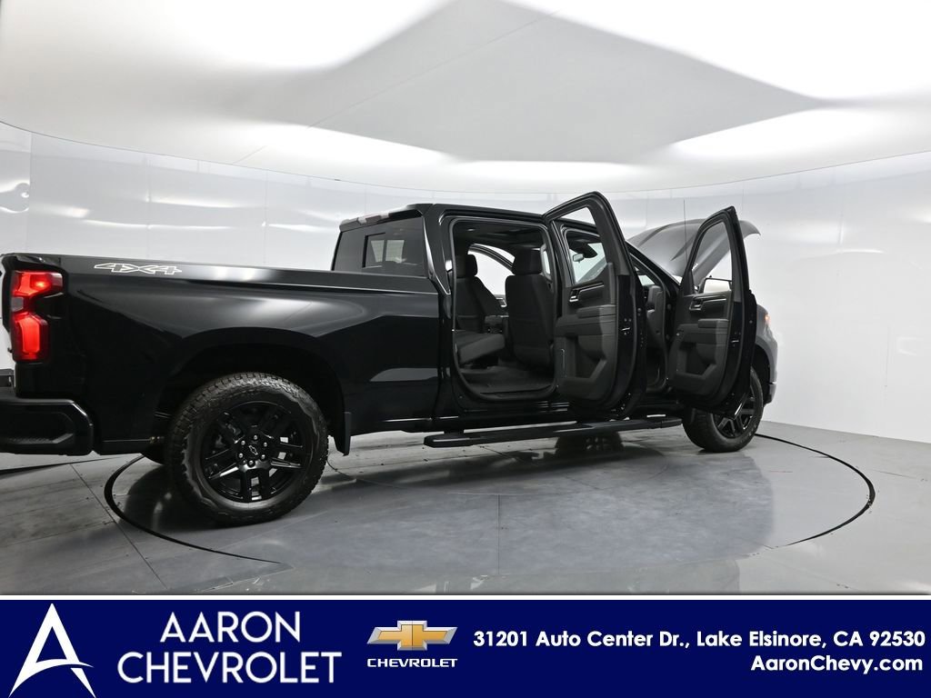 New 2026 Chevrolet Silverado 1500 RST w/ Dark Appearance Package image 4