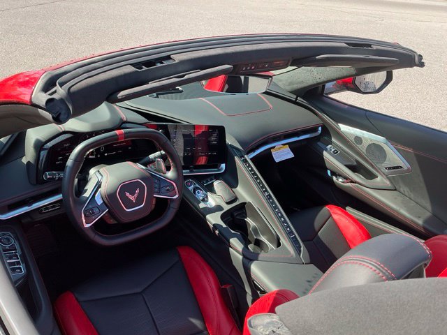 Used 2021 Chevrolet Corvette Stingray Premium Conv w/ Z51 Performance Package RWD image 17