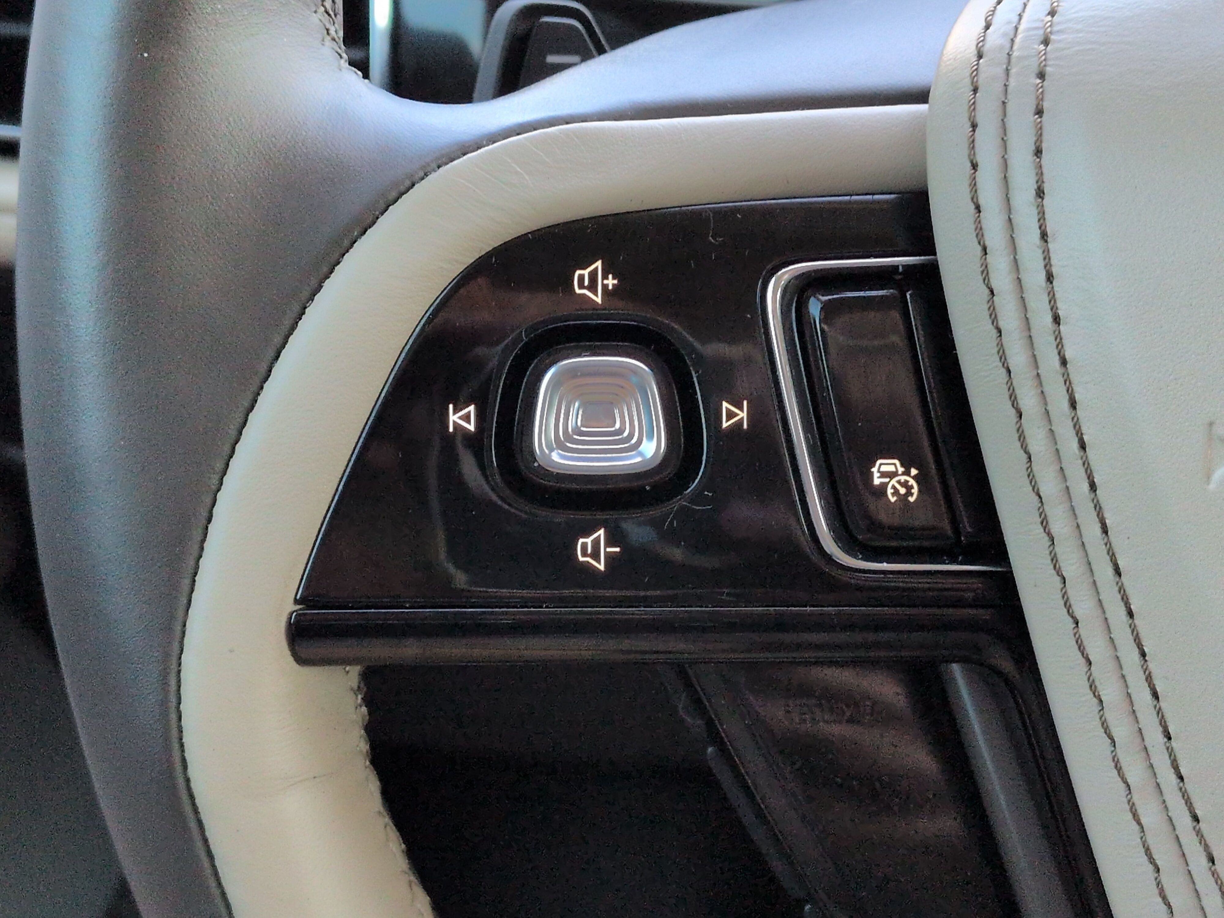 Used 2020 Lincoln Aviator Reserve w/ Equipment Group 202A AWD/4WD image 24