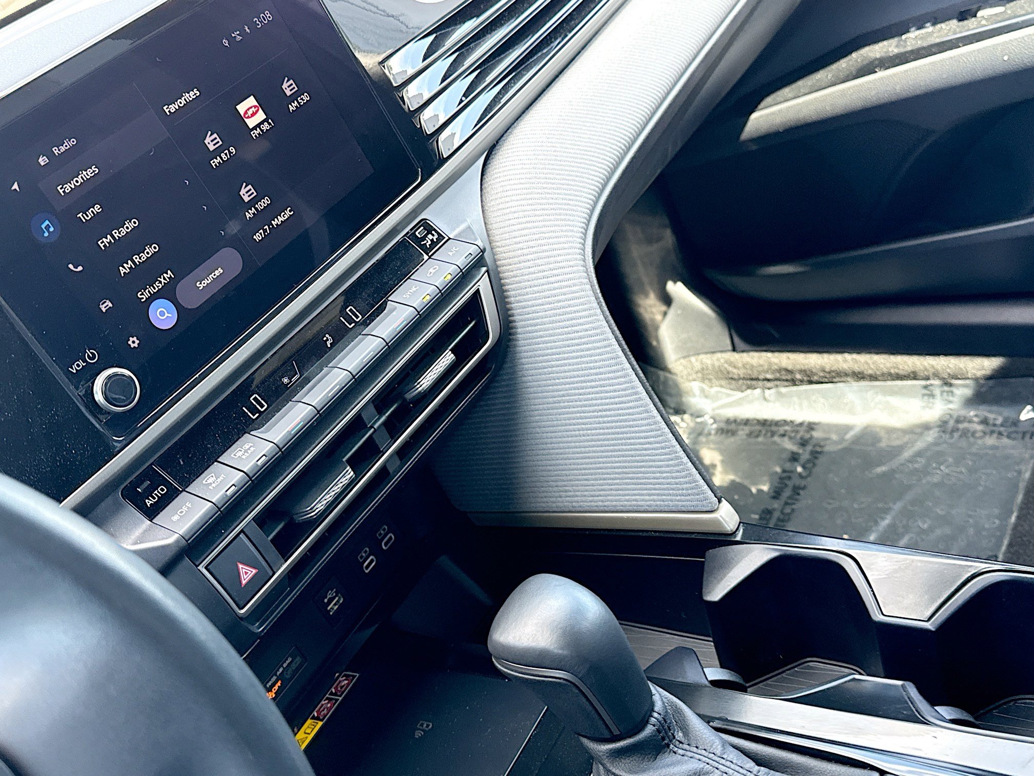 Used 2025 Toyota Camry SE image 25