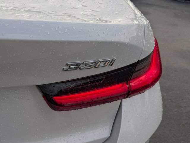 Used 2024 BMW 330i Sedan w/ Convenience Package RWD image 14