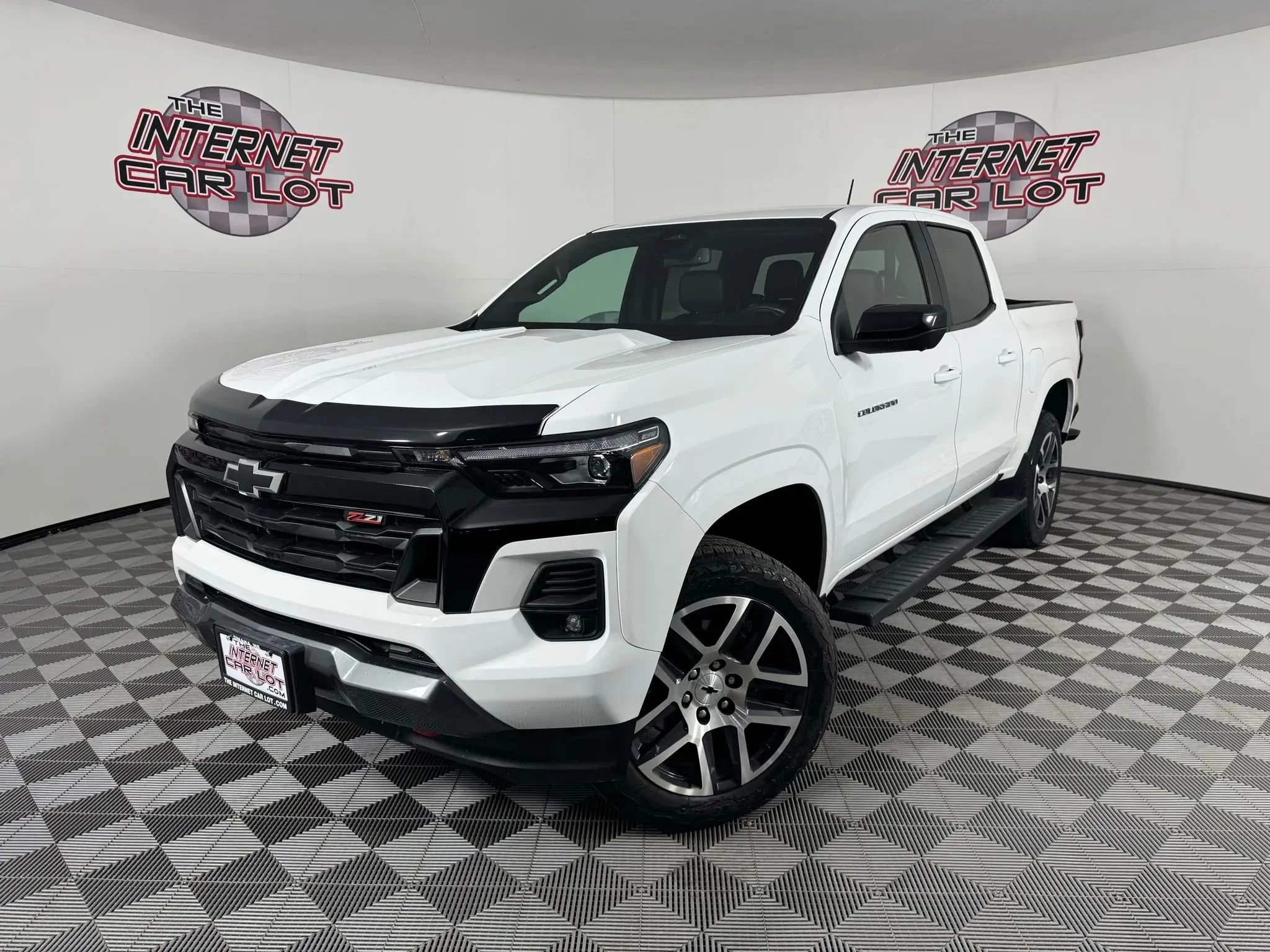 Used 2023 Chevrolet Colorado Z71 w/ Z71 Convenience Package 2 image 1