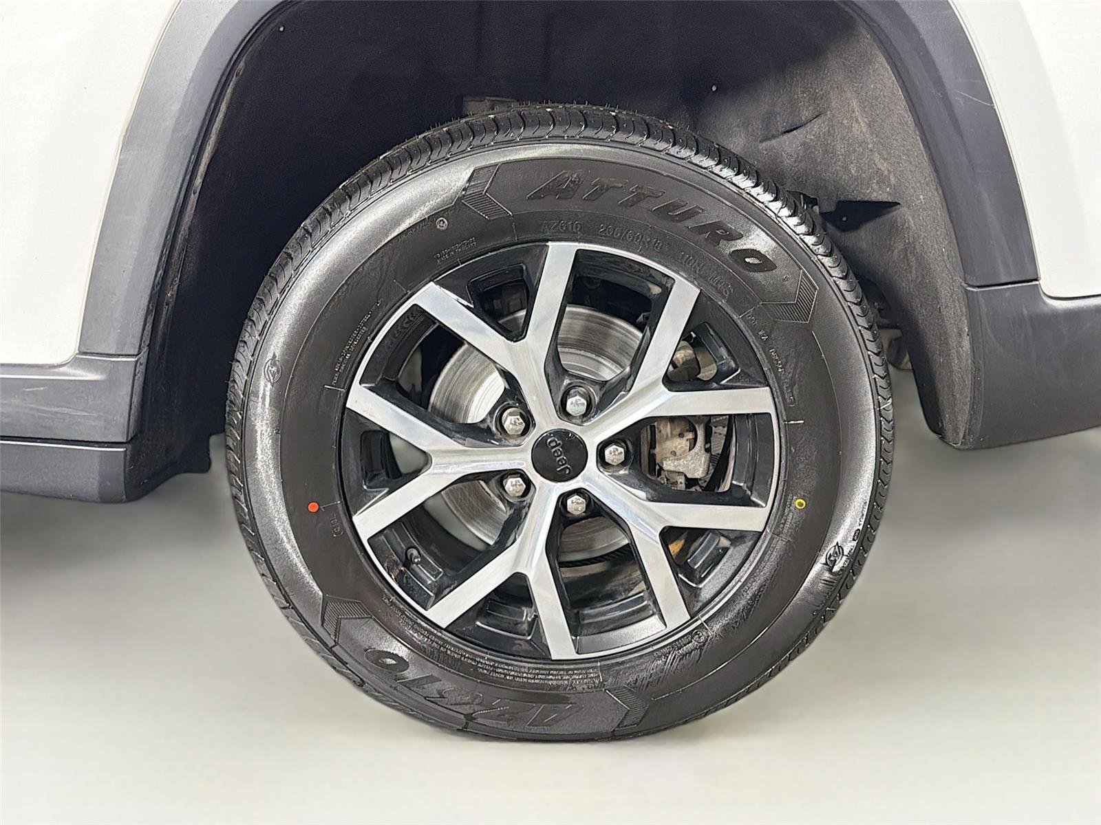 Used 2023 Jeep Grand Cherokee Limited image 31