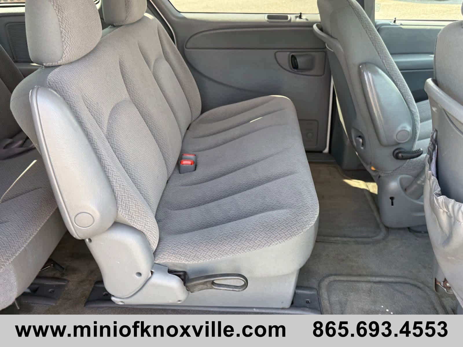 Used 2006 Chrysler Town & Country image 15