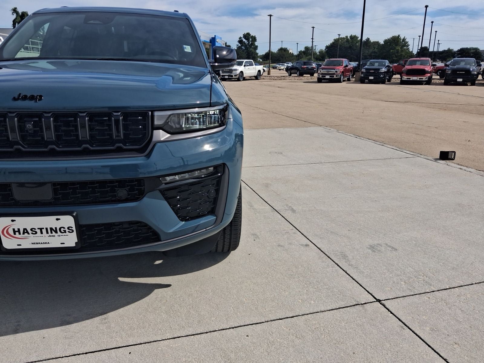 New 2026 Jeep Grand Cherokee L Limited AWD/4WD image 9