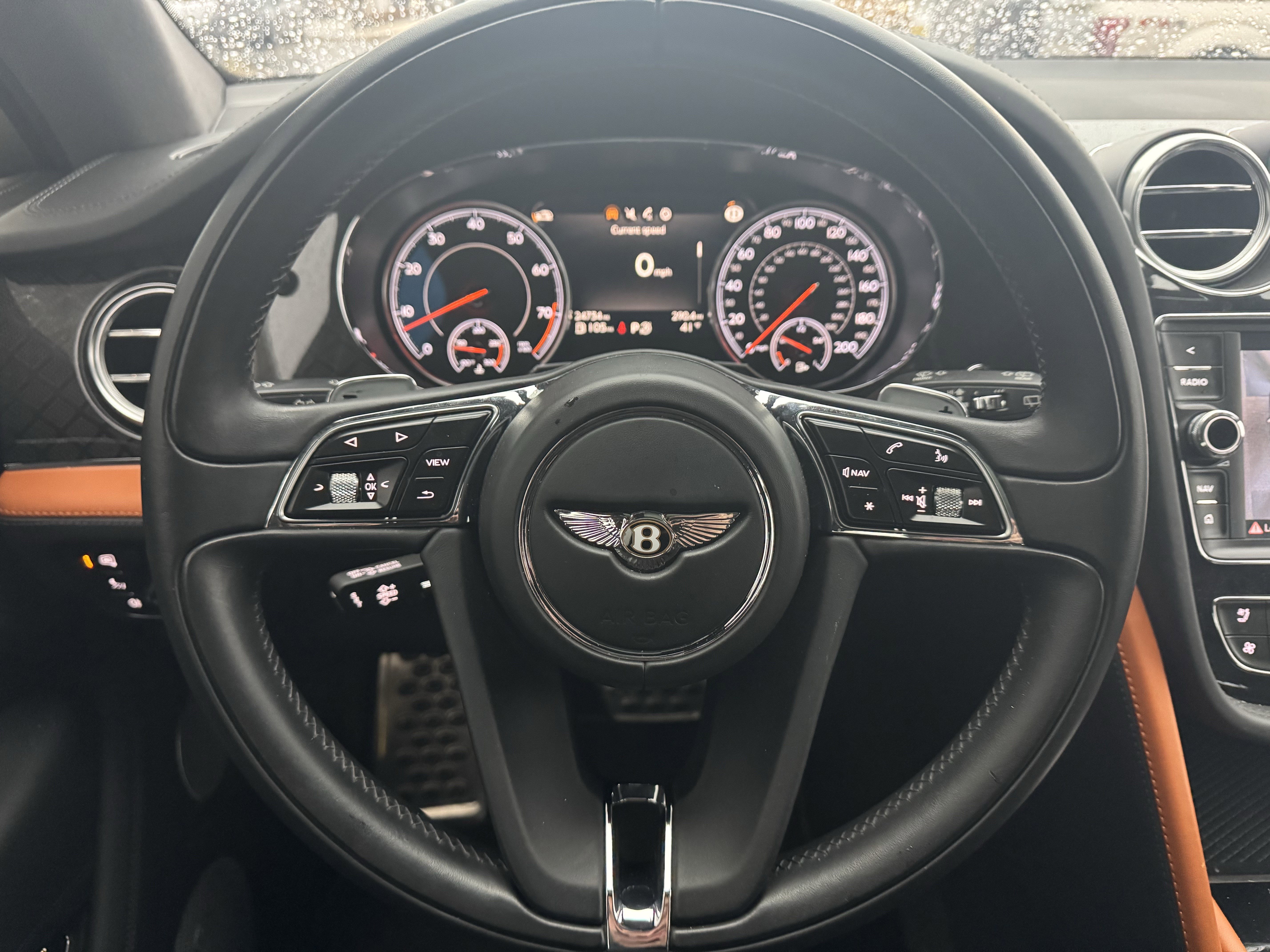 Used 2020 Bentley Bentayga image 17