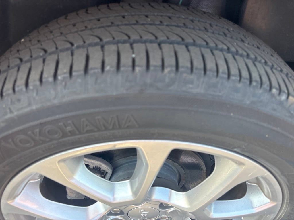Used 2023 Jeep Compass Latitude AWD/4WD image 21