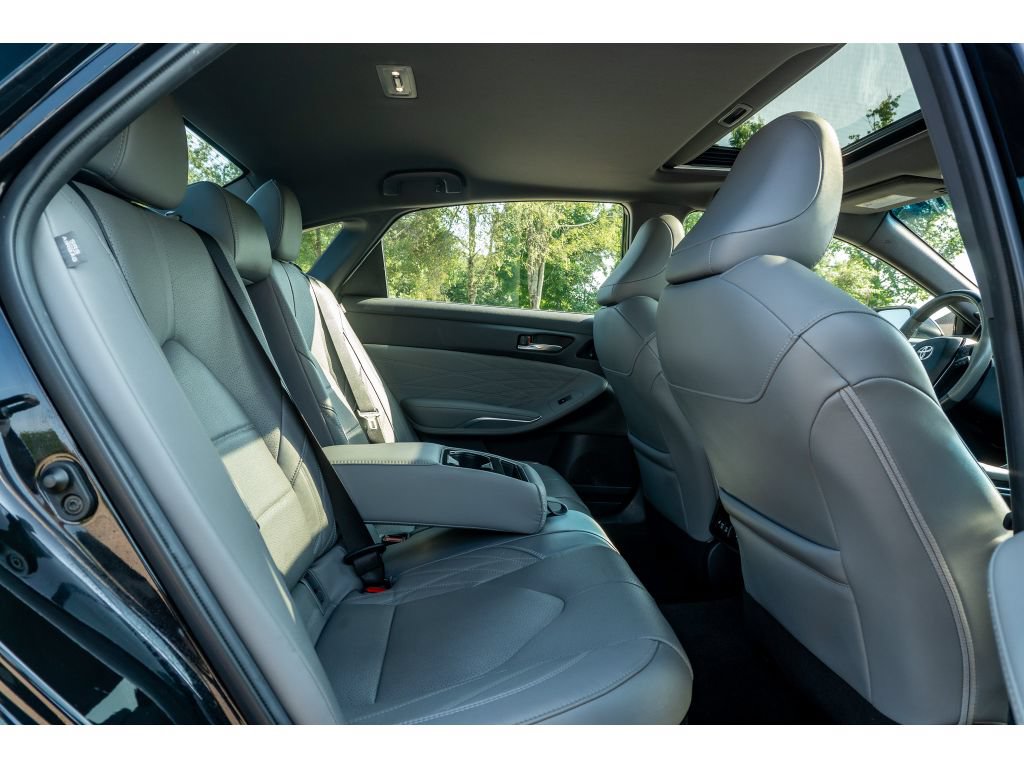 Used 2022 Toyota Avalon Limited w/ Advanced Safety Package FWD image 16