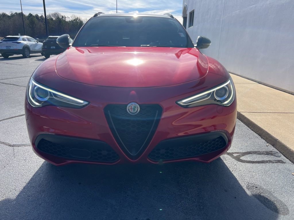 Used 2023 Alfa Romeo Stelvio Veloce AWD/4WD image 4