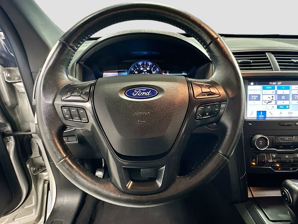 Used 2019 Ford Explorer XLT w/ Equipment Group 202A image 12
