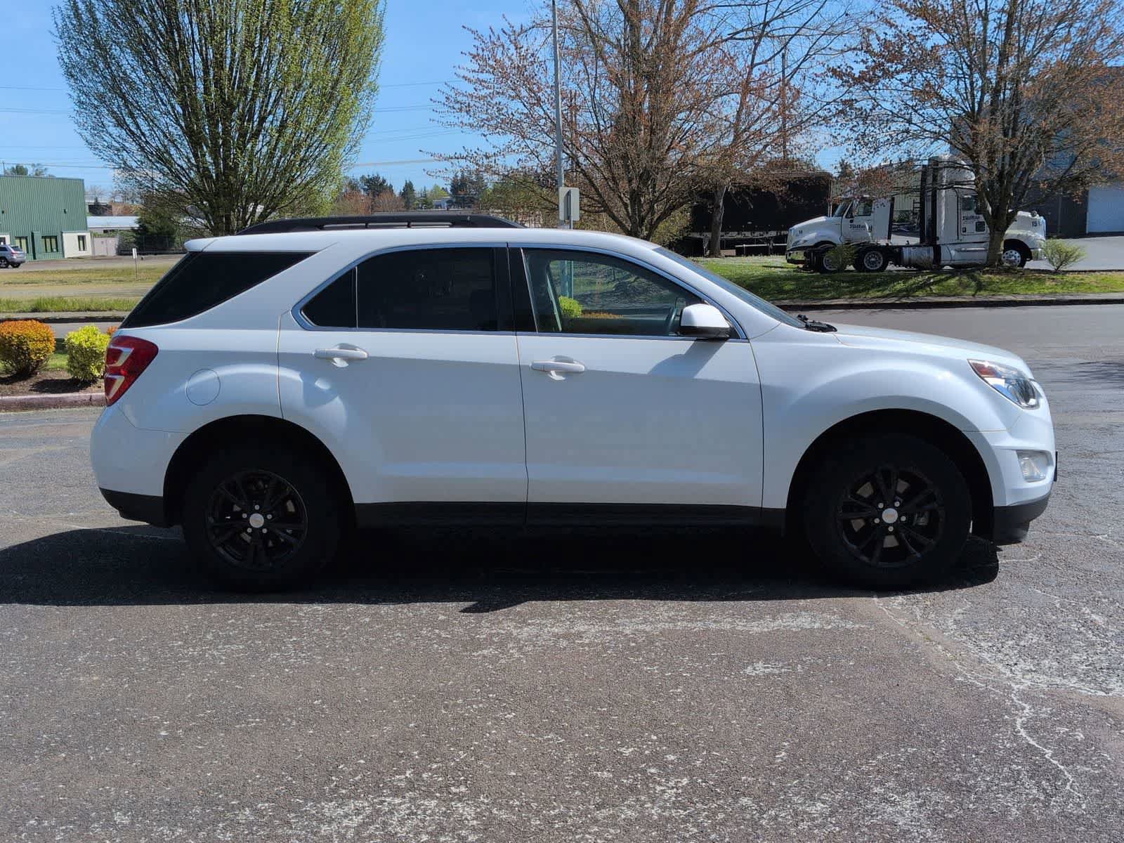 Used 2017 Chevrolet Equinox LT w/ Convenience Package FWD image 7