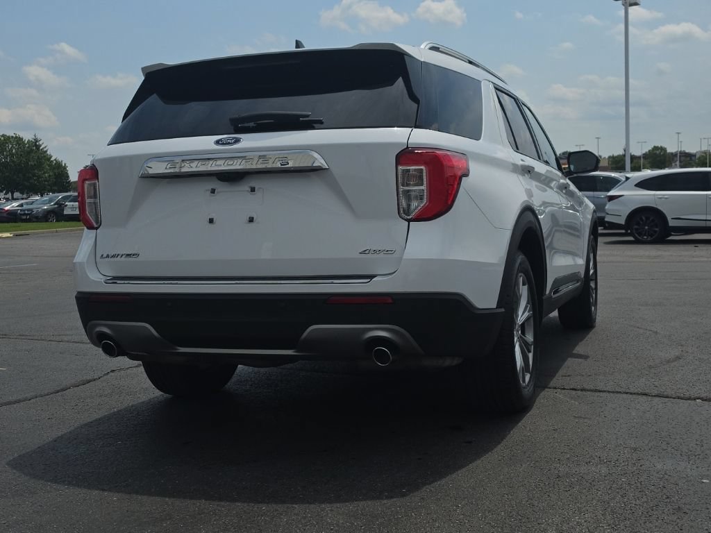 Used 2021 Ford Explorer Limited w/ Equipment Group 301A AWD/4WD image 9
