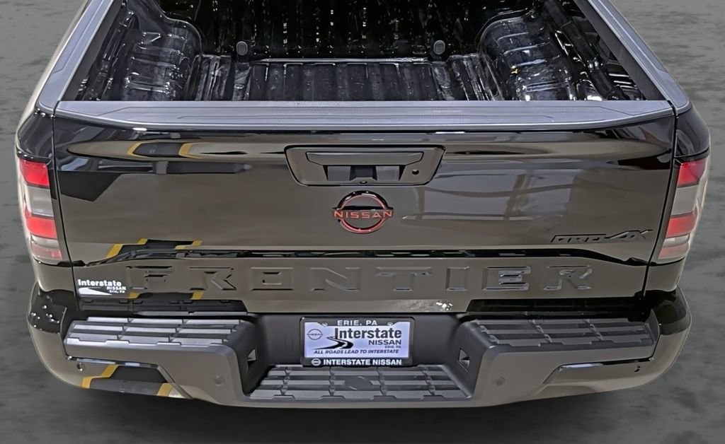 Used 2024 Nissan Frontier PRO-4X w/ Technology Package image 11