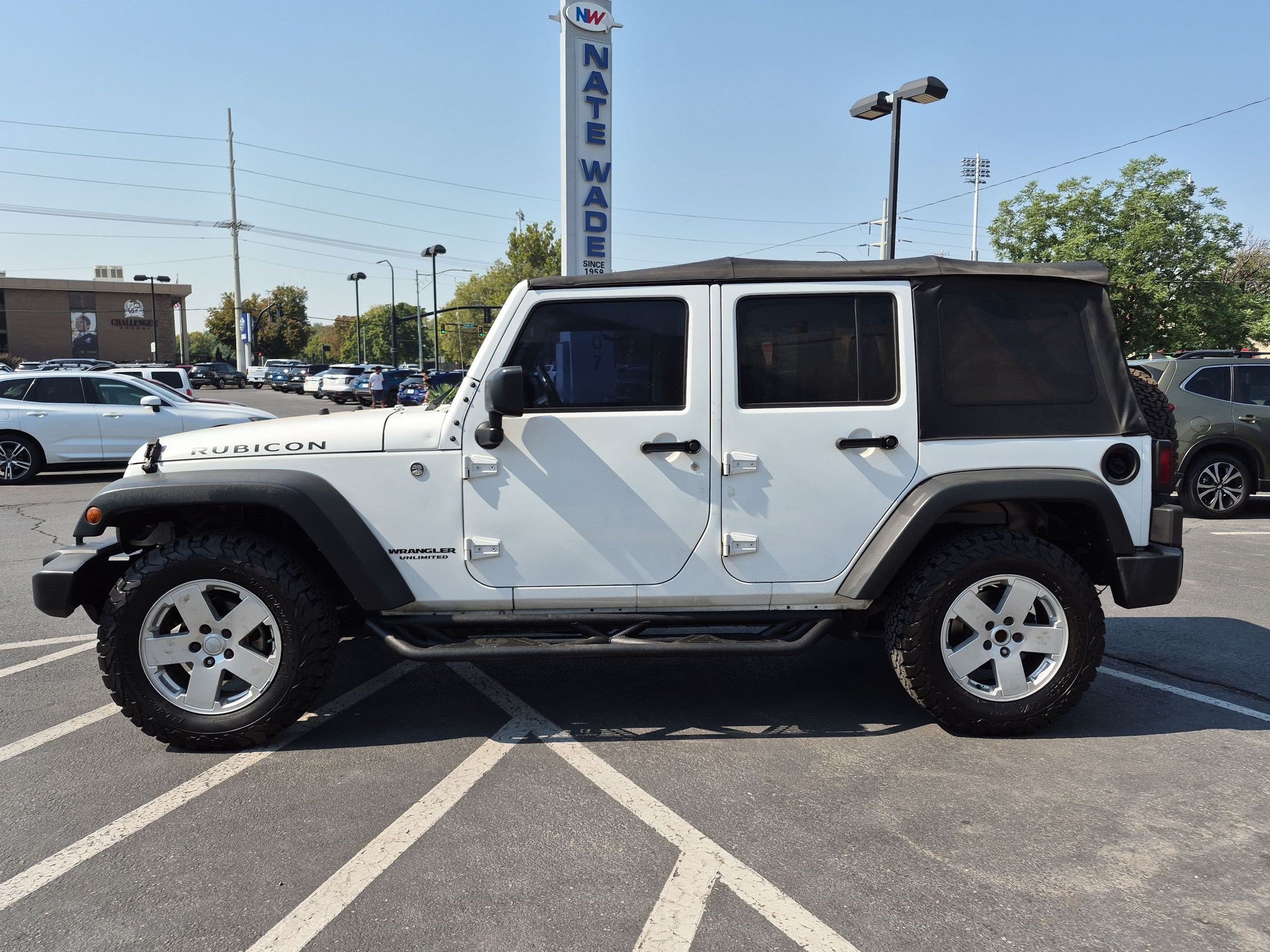 Used 2016 Jeep Wrangler Unlimited Rubicon w/ Connectivity Group AWD/4WD image 7