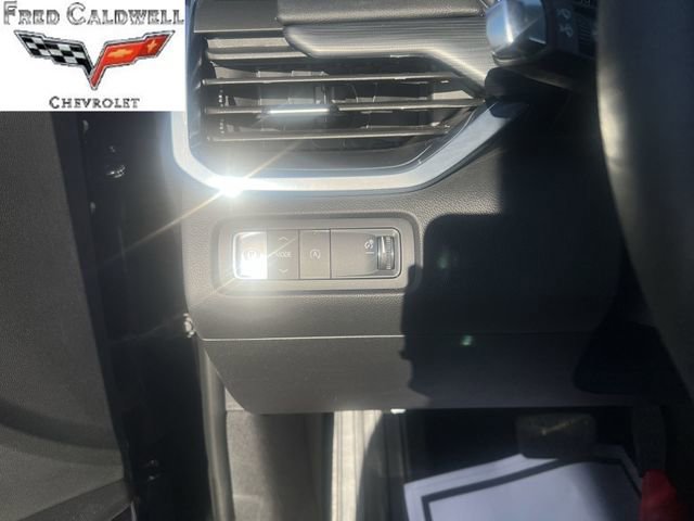 Used 2025 GMC Acadia Elevation image 17
