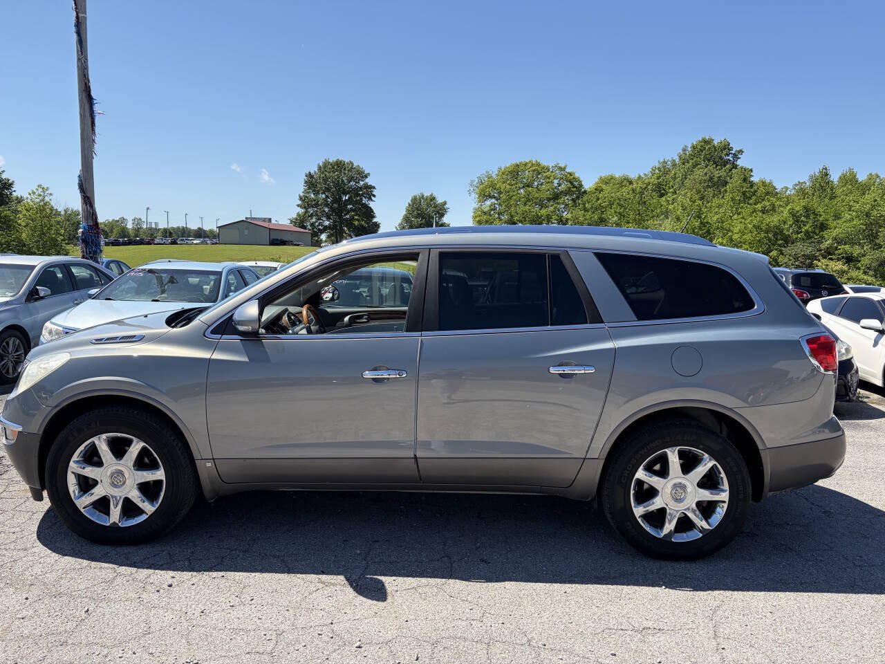 Used 2008 Buick Enclave CXL w/ Entertainment Package #3 AWD/4WD image 3
