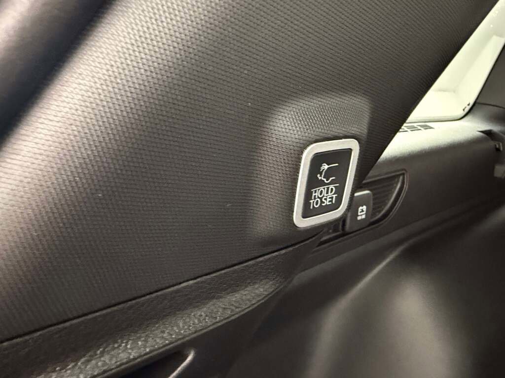 New 2025 Jeep Grand Cherokee Limited w/ Trailer Tow Package image 32