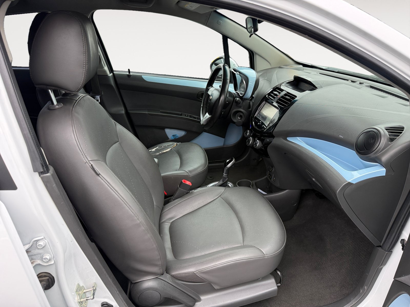 Used 2014 Chevrolet Spark LT FWD image 19