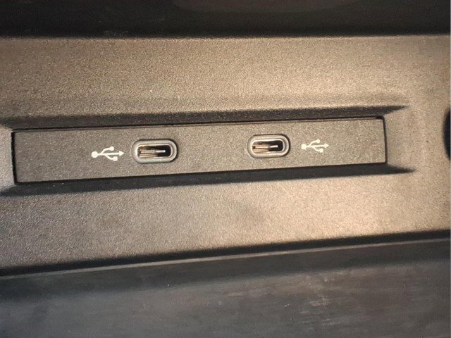 Certified 2024 Volkswagen Taos SE image 17