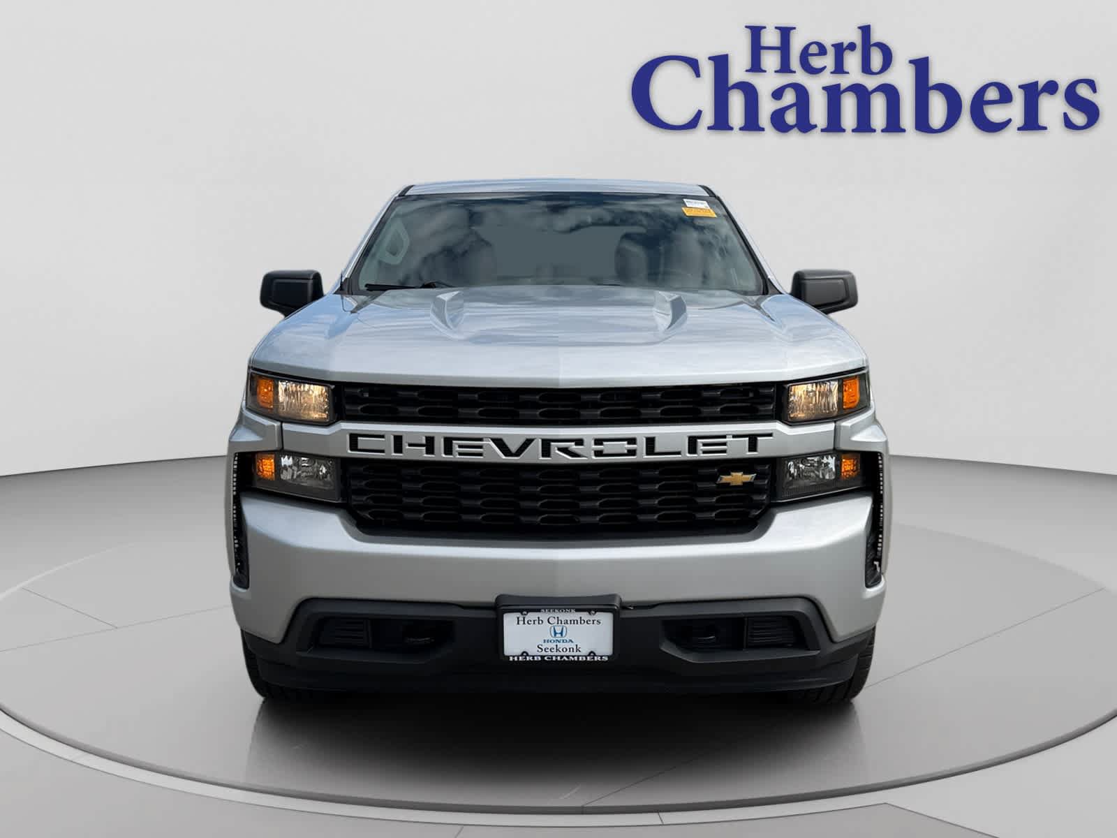 Used 2020 Chevrolet Silverado 1500 Custom w/ Trailering Package AWD/4WD image 2
