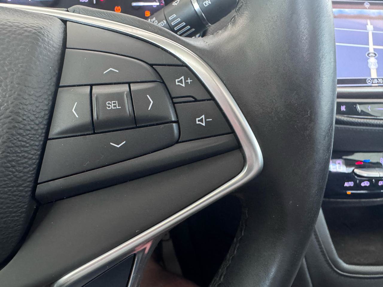 Used 2017 Cadillac XT5 Premium Luxury FWD image 21