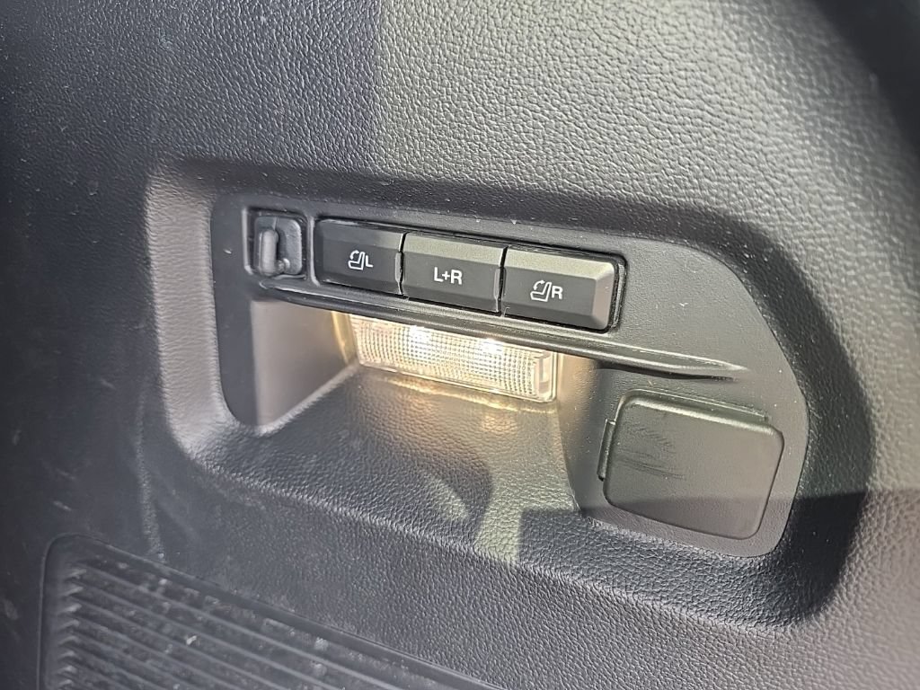 Used 2025 Ford Explorer ST AWD/4WD image 9