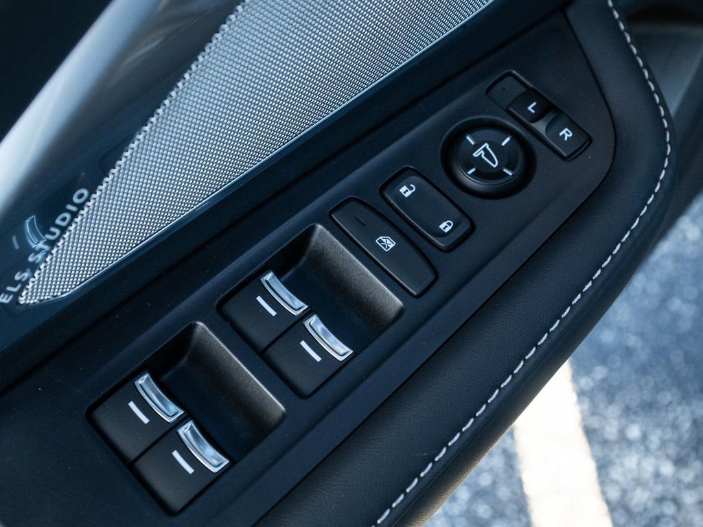 Certified 2025 Acura RDX w/ Technology Package image 25