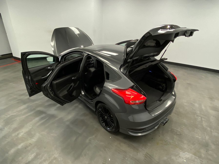 Used 2017 Ford Focus ST w/ Equipment Group 401A image 50