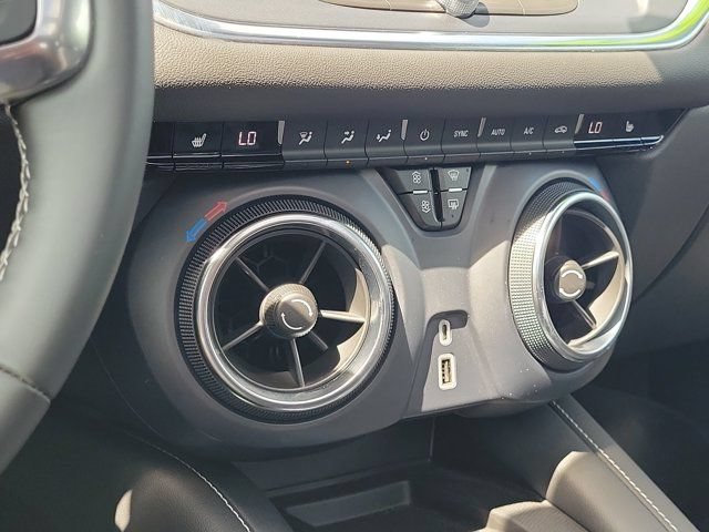 Used 2024 Chevrolet Blazer LT w/ Sound & Technology Package FWD image 26