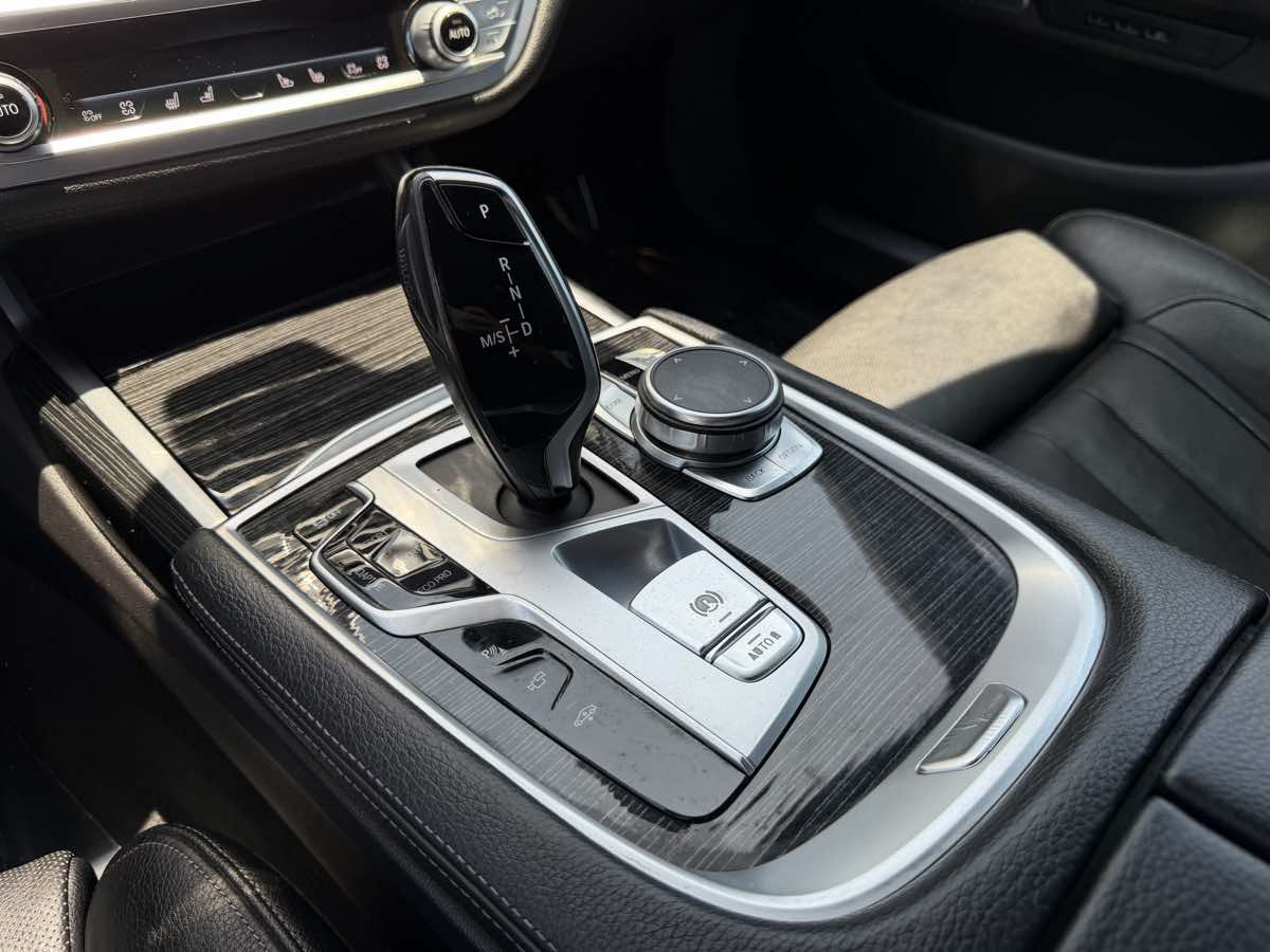 Used 2020 BMW 740i w/ M Sport Package RWD image 13