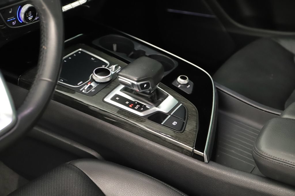 Used 2019 Audi Q7 3.0T Premium Plus w/ Premium Plus Package AWD/4WD image 17
