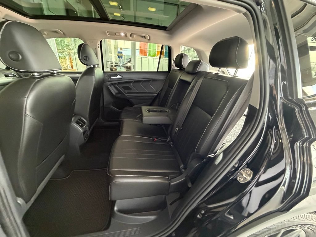 Used 2022 Volkswagen Tiguan SE AWD/4WD image 19